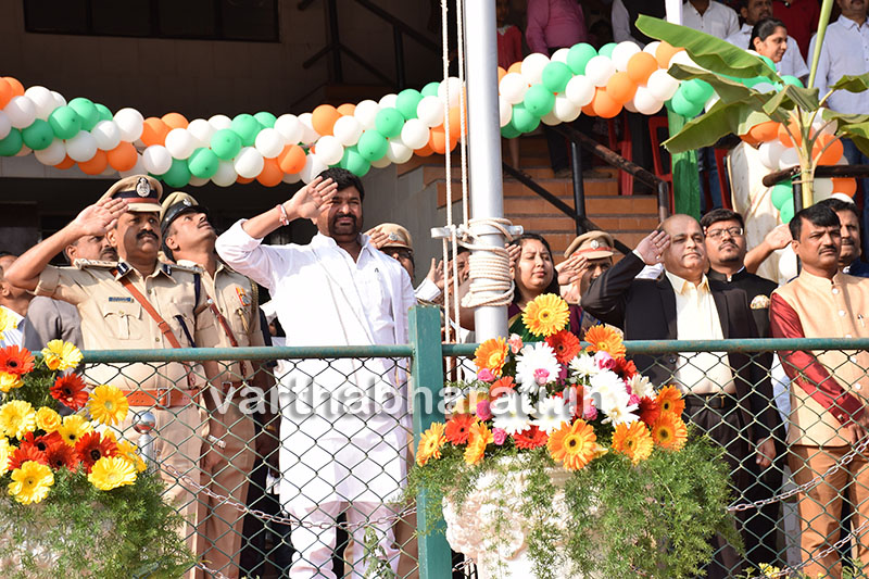 ನುಡಿದಂತೆ ನಡೆದು ರಾಜ್ಯದ ಅಭಿವೃದ್ಧಿ ಸಾಧಿಸಿದ್ದೇವೆ: ವಿನಯ ಕುಲಕರ್ಣಿ